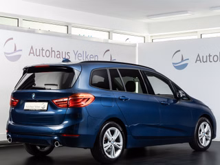 BMW 218 d Sport Line  LED RFK H-K AHK SHZ - bilder 4