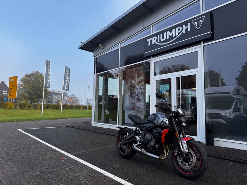 Triumph Trident 660 Shift Assist+Fly Screen 2. Hand