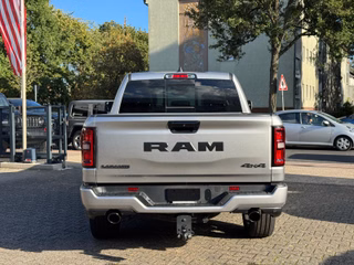 Dodge RAM 1500 Laramie Night AHK , Beifahrerdisplay - bilder 9