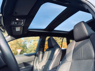 Toyota Corolla Cross Hybrid FWD Lounge+Leder+Pano+AHK+ - bilder 5