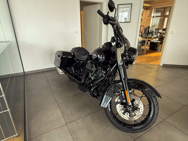 Harley-Davidson Road King Special 114 FLHRXS 5HD1 - photo 1