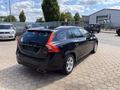 Daumennagel 7 - Volvo V60 Autom.D4 140KW Linje Business LEDER-NAVI-AHK-LED-CAM