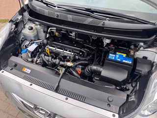 Hyundai ix20 Comfort*Aut*Klima*PDC*Allwetter*TÜV NEU* - foto 1