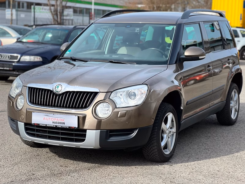 Skoda Yeti Elegance Plus Edition 4x4 TÜV 09/23 Xenon AHK Navi Tempo