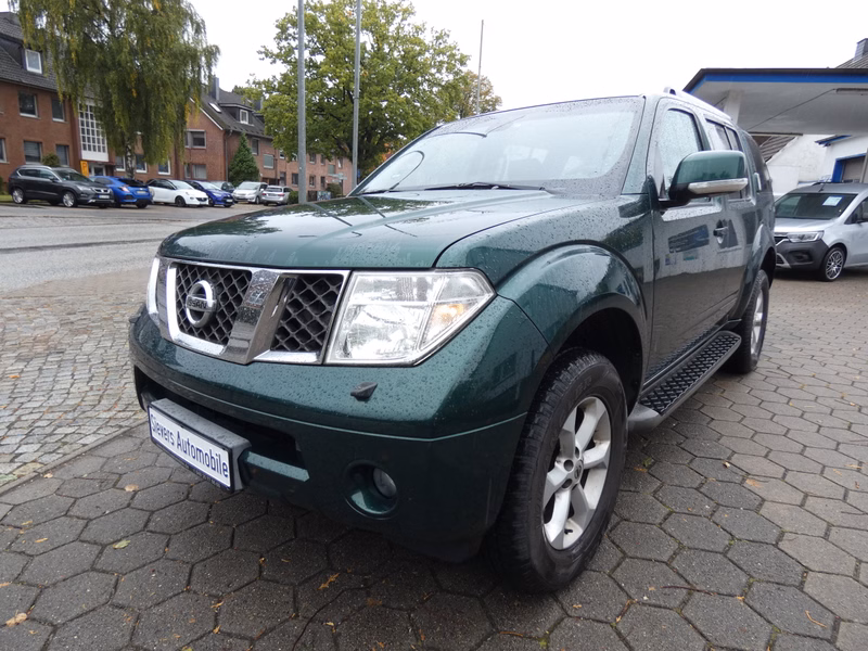Nissan Pathfinder 2.5 dCi LE 4x4 Automatik 7-Sitzer AHK 3,0t Leder Navi