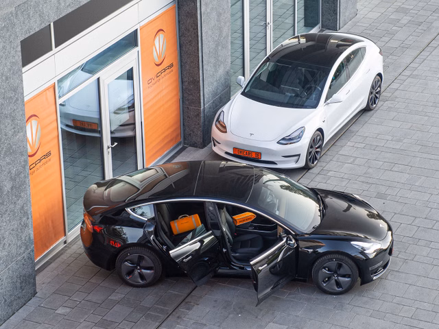 Tesla Model 3 Long Range - AWD| STOCK| WorldwideExport age.one-day registration Kaufen | EZ 02/2020