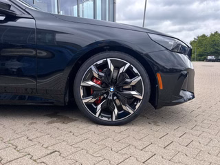 2027 BMW 540i xDrive - photo 9