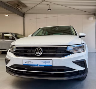 Volkswagen Tiguan Life Autom., LED AHK ACC Kamera Winterp - foto 1