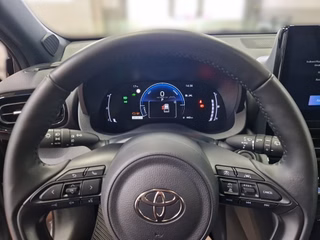 Toyota Yaris Cross Hybrid FWD Teamplayer +Safety- & Comfort Paket - bilder 18