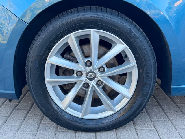 Renault Megane IV Grandtour Intens 1.2TCe*Navi*LED*AHK* - foto 10