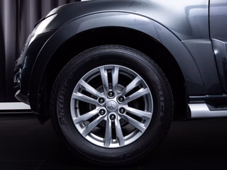 Mitsubishi Pajero 3.2 DI-D SUV-Star  RFK SHZ - foto 6
