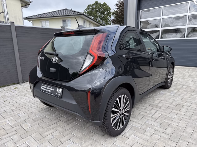 Toyota Aygo X Play ACC Kamera AppleCar Scheckheft - foto 9