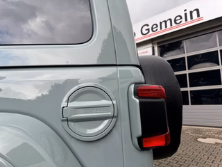 Jeep Wrangler Unlimited Rubicon 4xe Sonder-Umbau Komplettlackierung - bilder 24