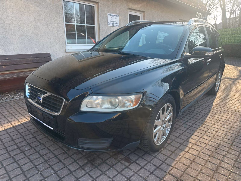 Volvo V50 Kombi 2.4 Kinetic*AUT.*LEDER*SITZHZG*