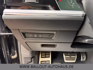 Volkswagen Touareg R-Line 4x4*HUD*SPUR*TOT*DYN*AHK*PAN*STHZ - foto 4