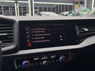 Audi A1 Sportback S-line PRE SENSE / TEMP / SPURWECHSEL / CAM 25 TFSI S line - foto 17