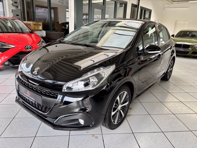Peugeot 208 Active 1.2  Kamera Pano SHZ Bluetooth Tempom Gebrauchtwagen Kaufen | EZ 11/2017