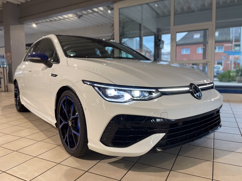 Volkswagen Golf VIII R20 Years 4Motion,AKRA,PANO,VMAX,Leder