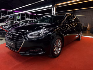 Hyundai i40 cw 2,0L LED / CARPALY / SHZ / NAVI / DAB / PDC / TEMP Trend - foto 3