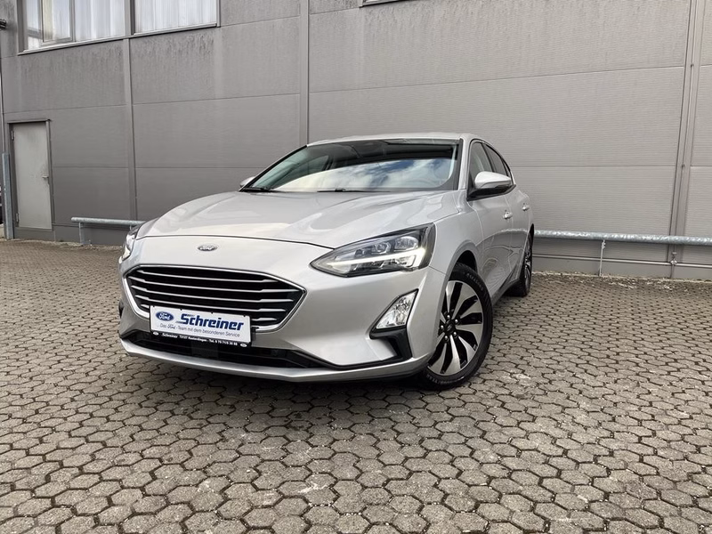 Ford Focus Cool & Connect mit LED | Navi