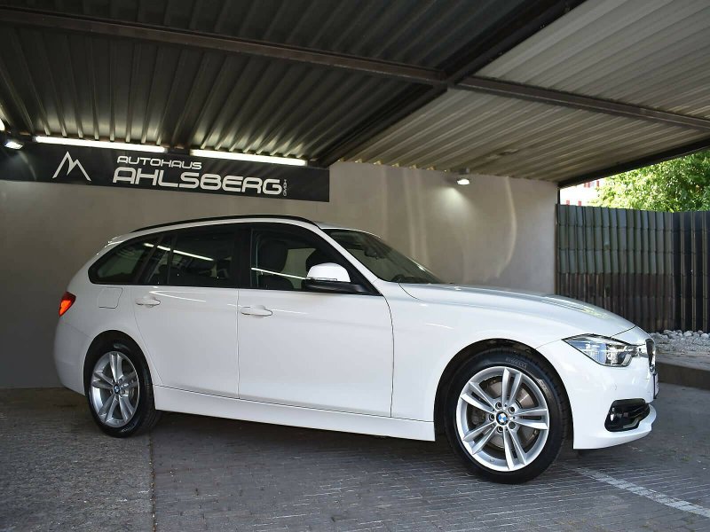 BMW 330i xDrive Advantage /Navi/LED/AHK/SHZ/PDC/TEMPOMAT