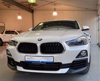 BMW X2 sDrive 18 i Autom., Pano LED Leder Navi - photo 1