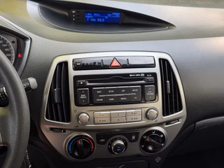 Hyundai i20 5 Star Edition  Klima Tüv Neu - foto 12