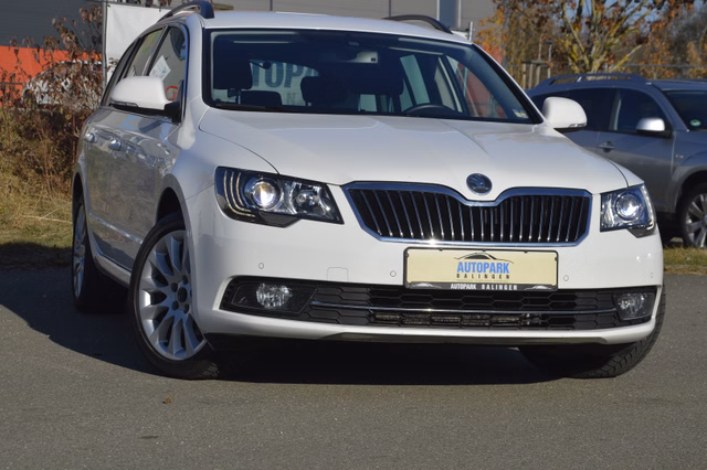 Skoda Superb Combi Exclusive 4X4 1.Hand AHK NAVI SHZ Gebrauchtwagen Kaufen | EZ 12/2013 | Preis 11.490 €