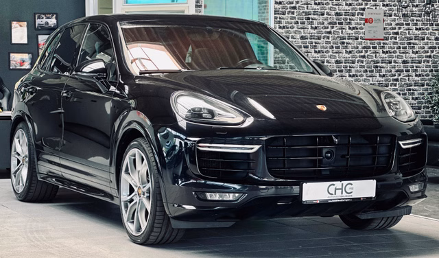 Porsche Cayenne Turbo S BURMESTER|PANO|CARBON|FONDTV|VOLL Gebrauchtwagen Kaufen | EZ 02/2016 | Preis 69.900 €