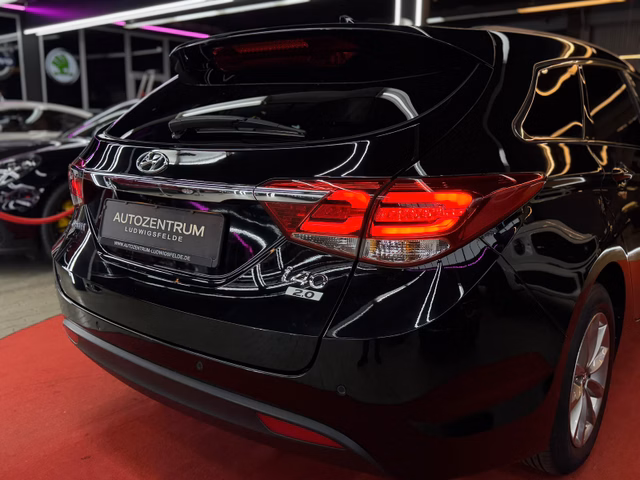 Hyundai i40 cw 2,0L LED / CARPALY / SHZ / NAVI / DAB / PDC / TEMP Trend - foto 7