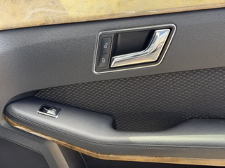 Mercedes-Benz E 200 CGI BlueEfficiency Automatik Navi - bilder 32