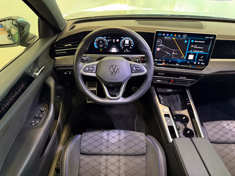 Volkswagen Passat Variant 2.0 TDI DSG R-line MATRIX ACC KAM