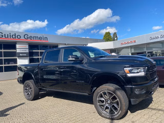 Dodge RAM 1500 5.7 V8 Crew Cab Laramie Black Package Gebrauchtwagen Kaufen | EZ 08/2018