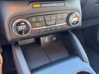 Ford Kuga Plug-In Hybrid ST-Line +1.HAND+AHK+PANO+WINTERPAKET+ - bilder 8