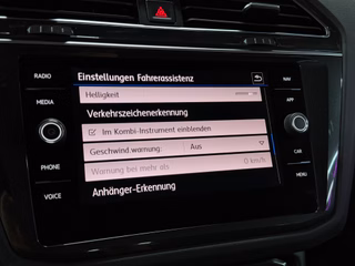 Volkswagen Tiguan Highline 1,4 TSI 4Motion OFFROAD/NAVI/AHK/KEYLESS/KAMERA - foto 36
