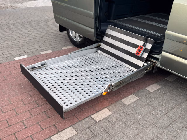 Volkswagen T5 2.5TDI Multivan*Aut*E-Rollstuhlrampe*Standhz* - foto 6