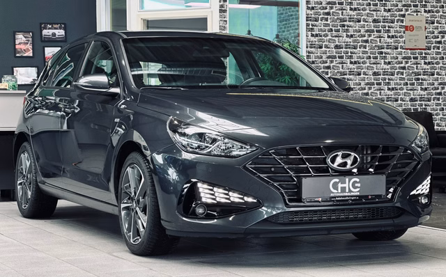 Hyundai i30 Trend Mild-Hybrid AUTOM.|CARPLAY|SHZ|LHZ|KAM Gebrauchtwagen Kaufen | EZ 07/2023 | Preis 15.990 €
