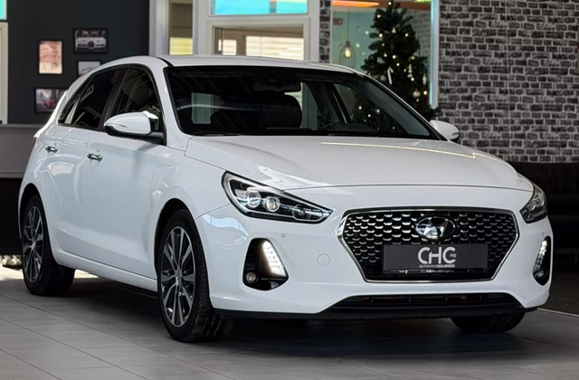 Hyundai i30 Premium CARPLAY|KAMERA|SPUR|SHZ|LHZ|LED Gebrauchtwagen Kaufen | EZ 09/2017 | Preis 12.690 €
