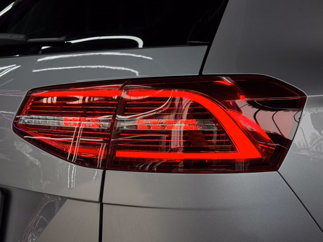 Volkswagen R-LINE/Highline/D-LED/ACC/NAVI/KAM/SHZ/LRH - foto 8