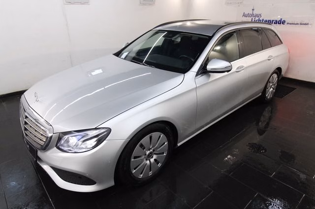 Mercedes-Benz E 220 d T-MODELL NAVI|KAMERA|PDC|SHZG
