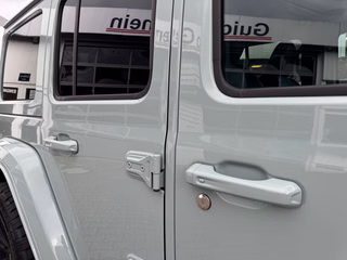 Jeep Wrangler Unlimited Rubicon 4xe Sonder-Umbau Komplettlackierung - bilder 23