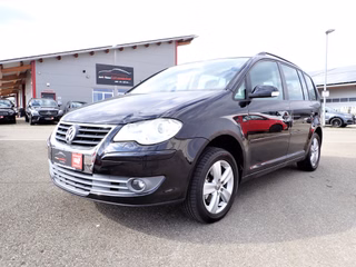 Volkswagen Touran Trendline 1.6 7-SITZE|KLIMA|SHZ|TEMP|8xALU Used vehicle for sale | First registration 09/2007 | Price 3.490 €