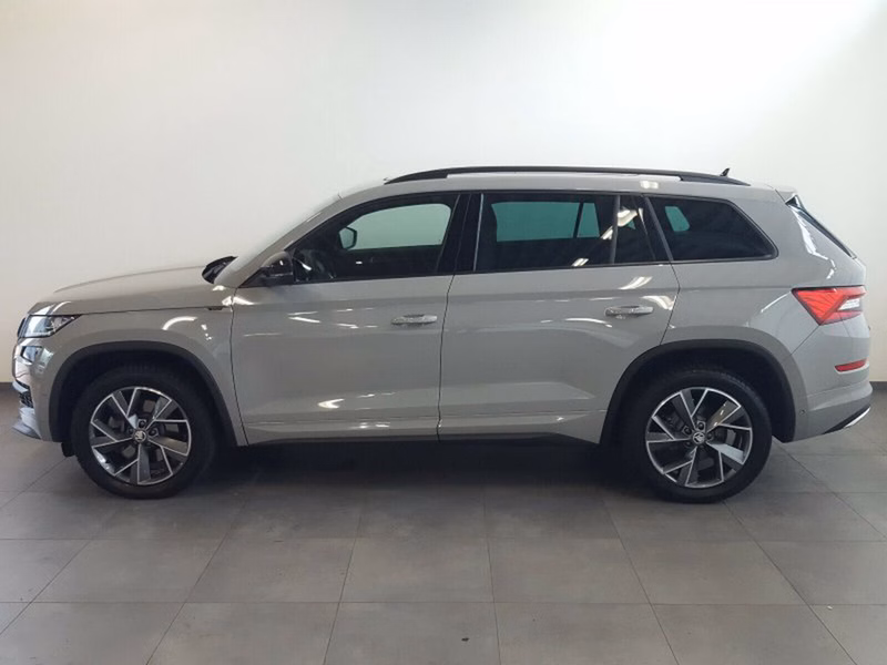 Skoda Kodiaq 2.0 TDI DSG 4x4 SPORTLINE PANO AHK 7 SITZ