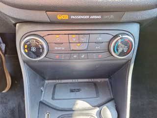 Ford Fiesta 1.0 Cool & Connect LED DAB Navi RFK Winter-P. - bilder 12
