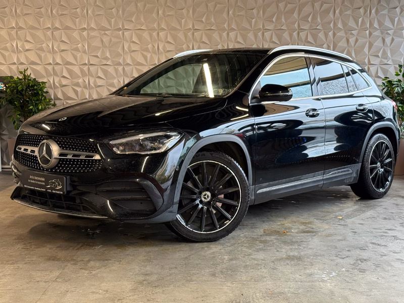 Mercedes-Benz GLA 200  AMG-LINE KAMERA PANORAMA