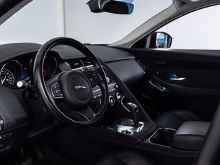 Jaguar E-PACE SE AWD PANO AHK SHZ RFK - foto 7