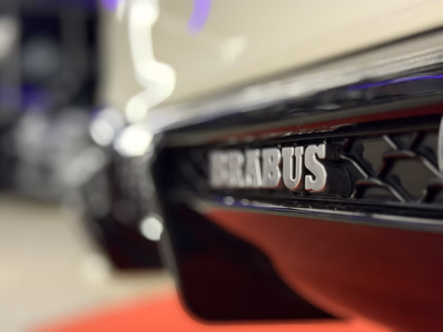 Mercedes-Benz S 400 d 4Matic AMG-Line - BRABUS OPTIK / PANO / DIGI LIGHT / HUD / BURMASTER / - foto 8