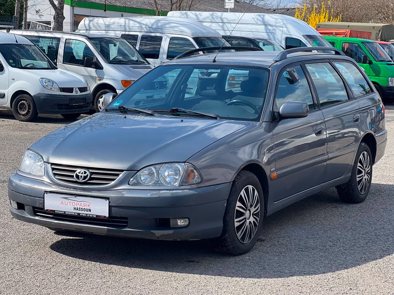 Toyota Avensis Kombi 1.8 Style AHK Klimaaut.