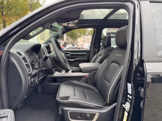 Dodge RAM 1500 Laramie Night Premium Crew 2025 UMBAU - foto 16