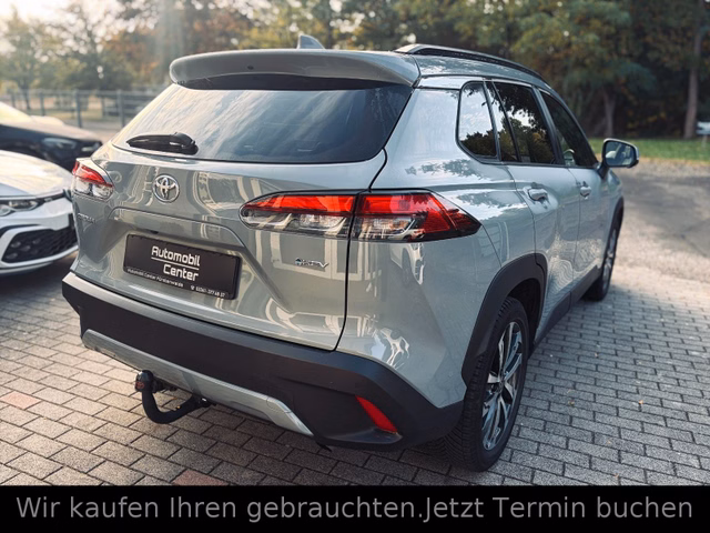 Toyota Corolla Cross Hybrid FWD Lounge+Leder+Pano+AHK+ - bilder 8